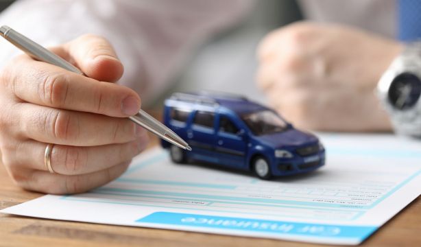 OCU denuncia un encarecimiento del 10% en el precio de los seguros de coche en un año