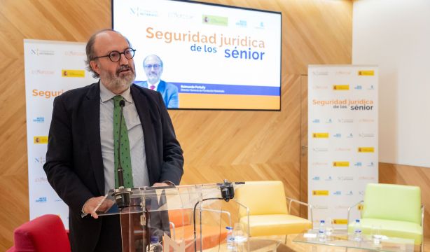 Raimundo Fortuñy: "Los sénior tienen un trato preferente en nuestras notarías"