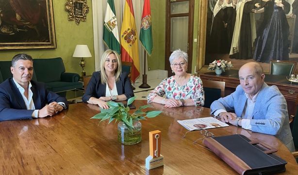 El Ayuntamiento de Granada respalda la Ley de Protección Integral contra el Maltrato a los Mayores