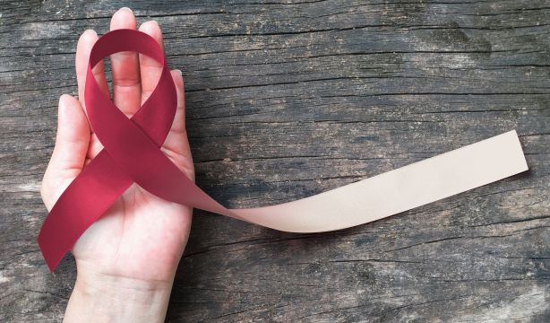 El uso de inmunoterapia mejora los resultados en cáncer de cabeza y cuello avanzado