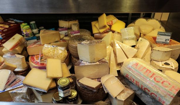 ¿Sabías que el queso podría ser el culpable de tus pesadillas nocturnas? (Bigstock)