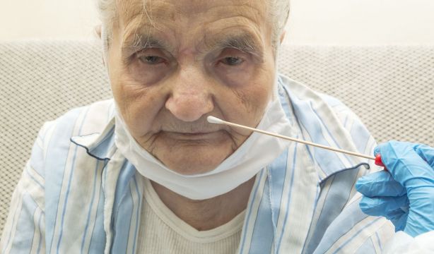 Un análisis de saliva puede ser la clave para detectar cáncer, párkinson y otras enfermedades