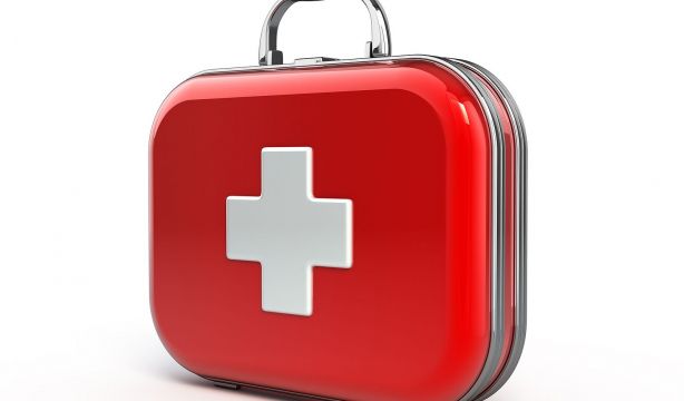 El 'botiquín de emergencia' de verano imprescindible para el sénior. (Bigstock)