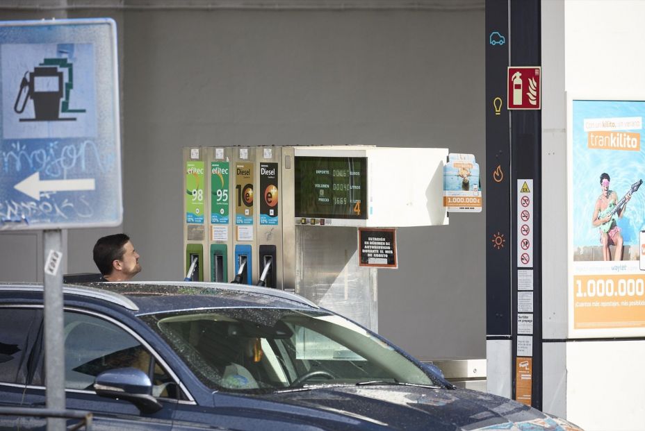 El precio de la gasolina y el diésel sigue subiendo en la primera 'operación salida' del verano
