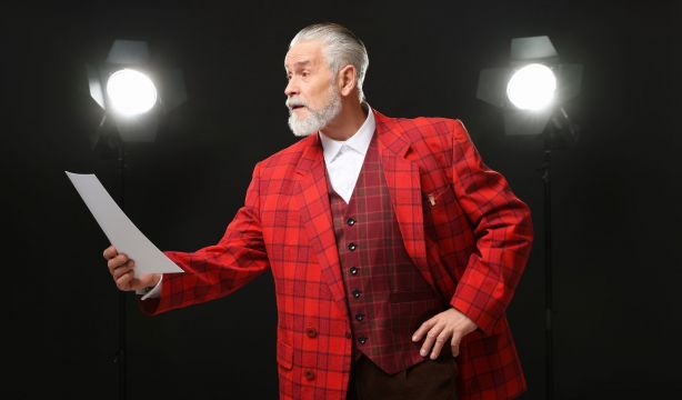 Monólogos terapéuticos para mejorar el bienestar de los mayores de Málaga: ¿cómo participar? (Bigstock)