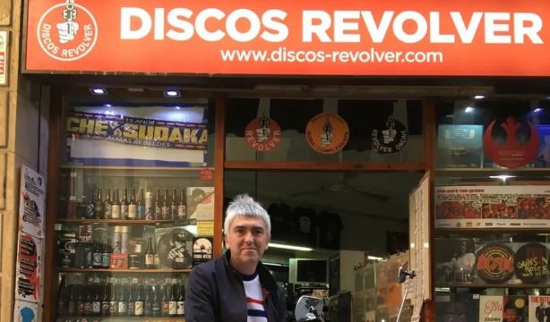 Cierra Discos Revolver, la mítica tienda de música de Barcelona