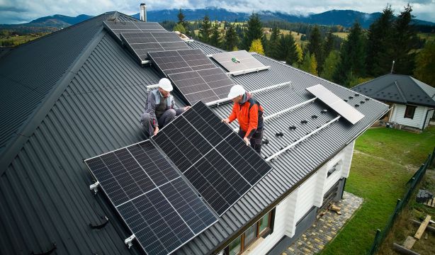 Averigua si tu municipio bonifica en el IBI para instalar autoconsumo fotovoltaico: lista completa