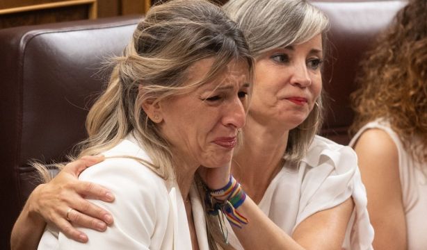 La emoción de Yolanda Díaz tras el recuerdo de Sánchez a su padre