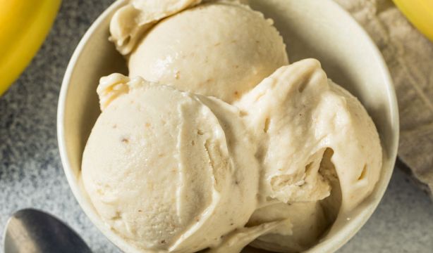 Helado de plátano y mango: la receta antiinflamatoria y saludable del verano
