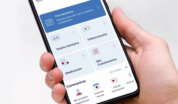 Más de un tercio de los españoles desconoce que puede acceder a su historia clínica online