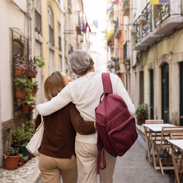 Los mayores de 55 años dominan el turismo en España: 8 de cada 10 viajarán este año Los mayores de 55 años dominan el turismo en España: 8 de cada 10 viajarán este año