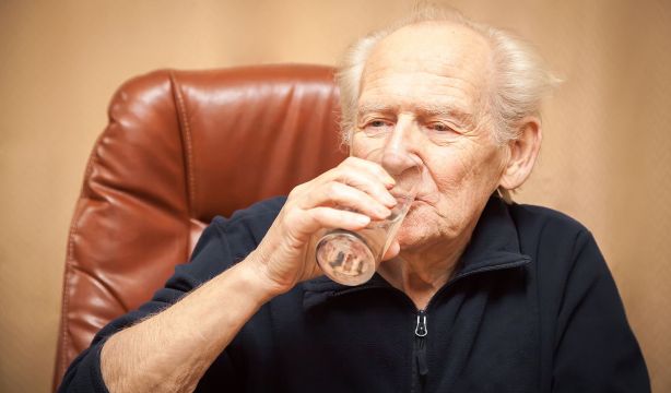 Sigue estos consejos de la OMS para cuidar tu salud frente a las altas tempraturas