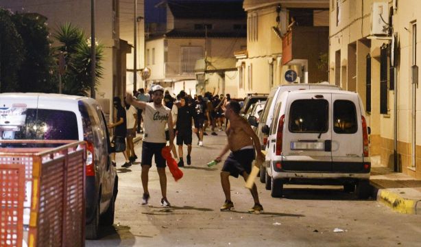 Torre Pacheco vive su tercera noche de tensión y suben a ocho los detenidos por los disturbios