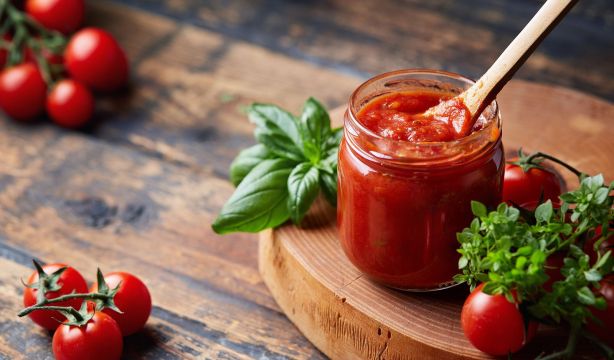 Pepa Muñoz explica cómo hacer tomate en conserva casero, paso a paso