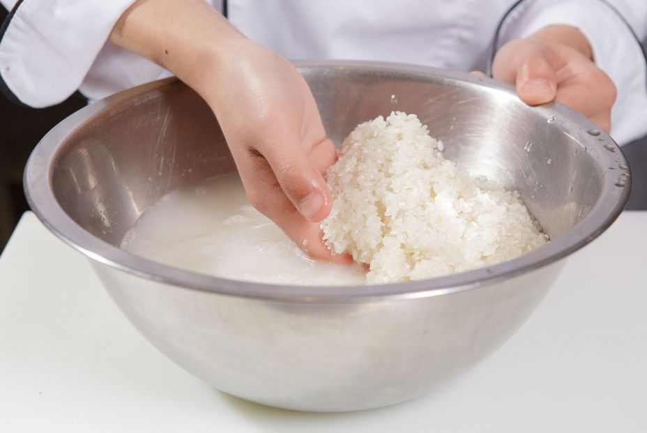 Una ingeniera de alimentos explica por qué debes lavar el arroz antes de comerlo Una ingeniera de alimentos explica por qué debes lavar el arroz antes de comerlo