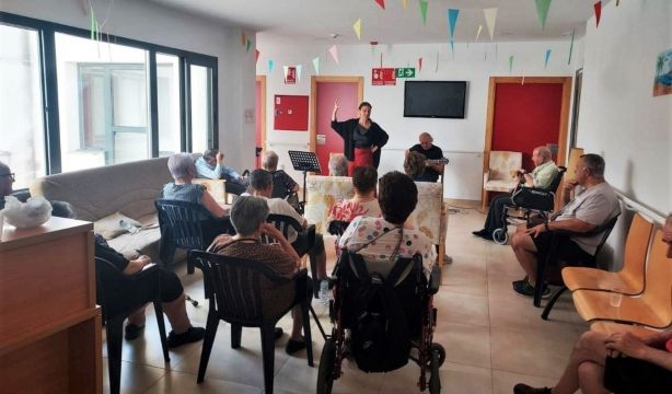 El programa 'Encuentros narrativos' vuelve a las residencias y centros de mayores de Cáceres (Diputación de Cáceres-Europa Press)