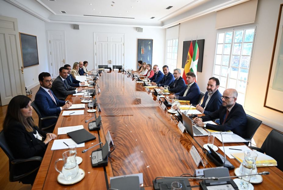 1Z9 6079 (1) 1Z9 6079 (1)