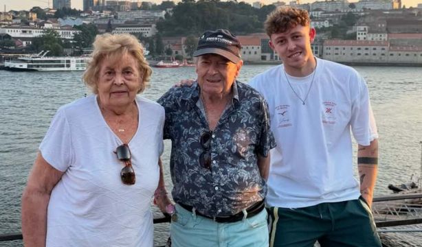 Las historias más emotivas protagonizadas por abuelos y nietos en 2025