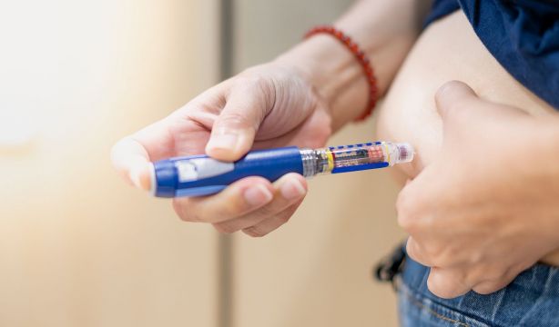 Los riesgos para los sénior de la moda de los pinchazos para adelgazar de este verano