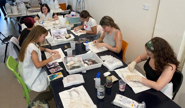 El laboratorio que salva fotos históricas dañadas por la DANA