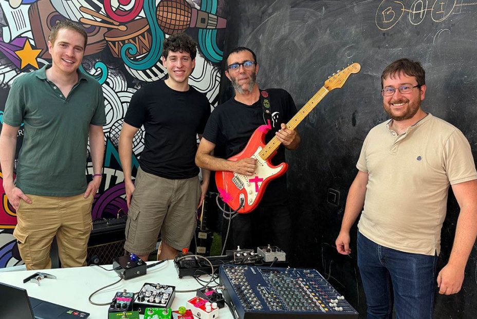 20250721 Pedal IA Guitarra Unirioja 002 20250721 Pedal IA Guitarra Unirioja 002