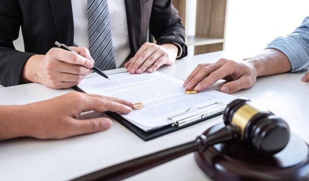 Las separaciones y los divorcios en España, a la baja