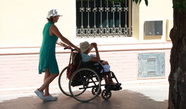 Más del 80% de los mayores se considera vulnerable ante las olas de calor