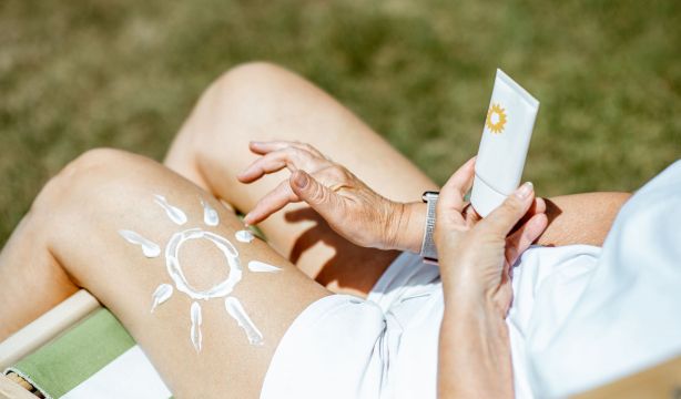 Estos son los 5 errores más frecuentes al usar protector solar y cómo evitarlos