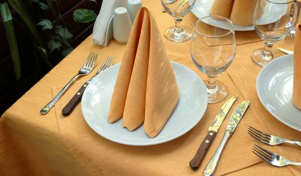 Este es el dinero que los españoles planean gastar en restaurantes durante las vacaciones