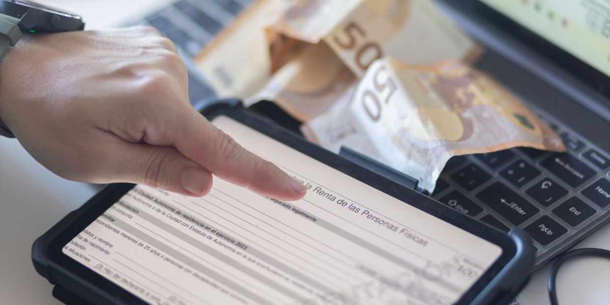 El BOE publica el procedimiento para devolver hasta 4.000 euros de IRPF a mutualistas jubilados El BOE publica el procedimiento para devolver hasta 4.000 euros de IRPF a mutualistas jubilados