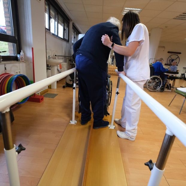 EuropaPress 6811243 sanitaria residencia ayuda personas mayores sanitario enfermera enfermero