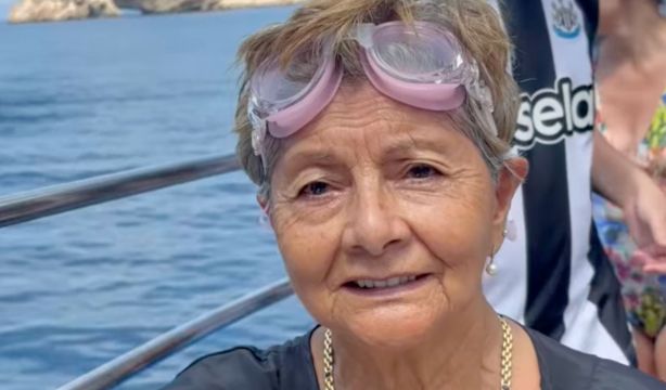 VÍDEO: Adopta Un Abuelo cumple el sueño de Nélida de conocer Ibiza a los 84 años (Instagram: Fundación Adopta Un Abuelo)