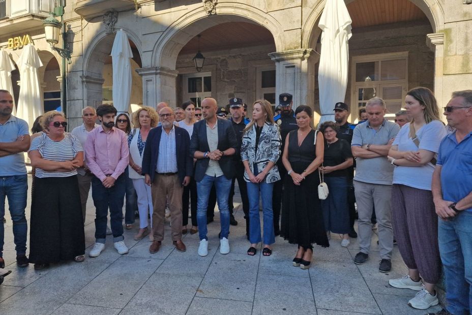 EuropaPress 6881123 imagen minuto silencio llevado cabo martes porrino pontevedra