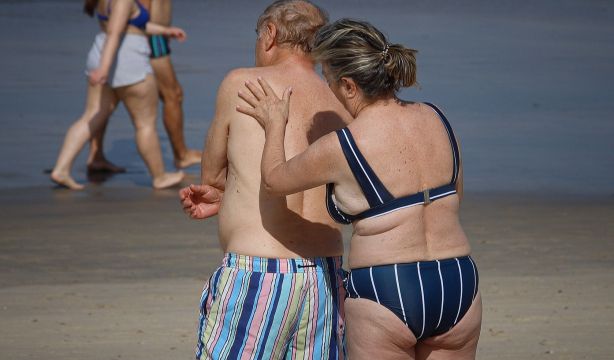 La mitad de los mayores no toma medidas de protección solar durante el verano
