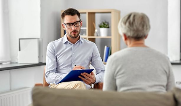 ¿Por qué la demencia se pasa por alto durante una media de 3,5 años? (Bigstock)