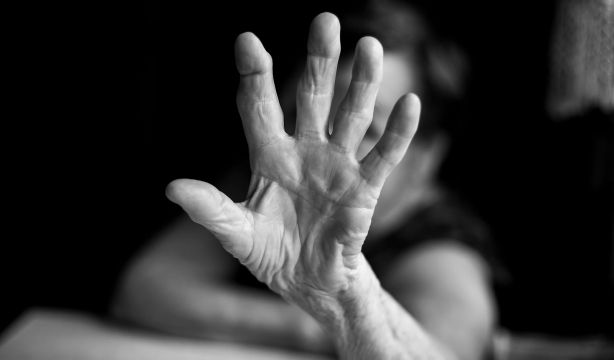 Los impulsores de la ILP contra el maltrato al mayor piden apoyo: "Firmar es un acto de solidaridad"