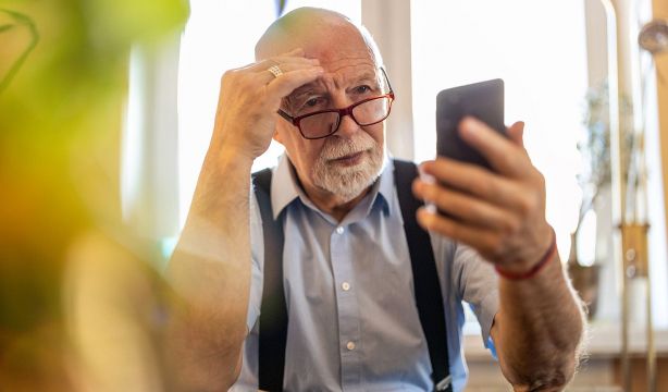 FACUA advierte de que los clientes de Unicaja pueden exigir compensaciones por los fallos en su app