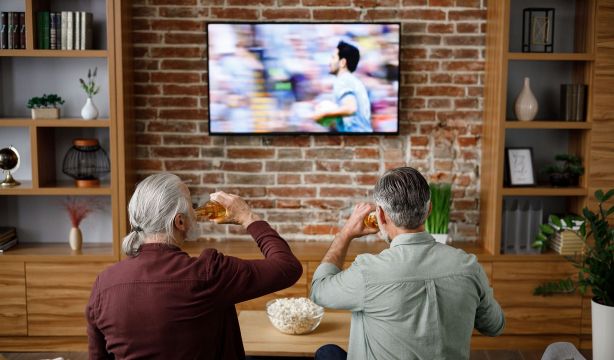 Arranca la temporada de fútbol 2025-2026: dónde verla en televisión y precios