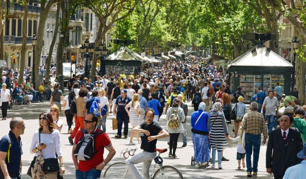 Barcelona avanza en su compromiso de "ciudad amigable" con las personas mayores hasta 2035
