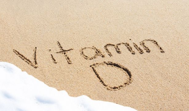 La vitamina D puede bajar incluso en épocas de más sol como el verano: esta son las razones