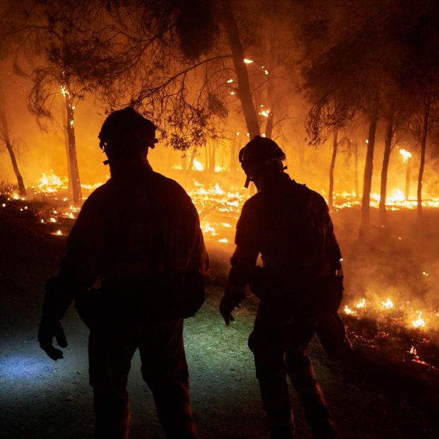 Última hora sobre incendios: el fuego llega a Las Médulas, mientras Ourense lucha contra las llamas