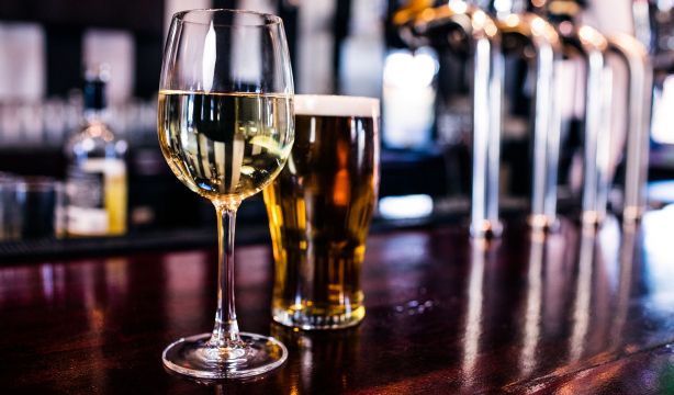 ¿Qué es más saludable: vino o cerveza? Esta es la opción de un experto del CSIC