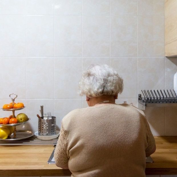 La soledad de las personas mayores se acentúa en verano: estas son 5 medidas para combatirla