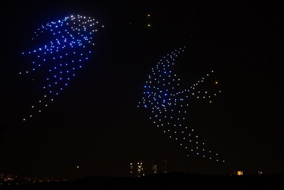 EuropaPress 6742301 varios drones drone art show hipodromo zarzuela 22 mayo 2025 madrid espana