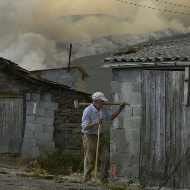 EuropaPress 4622310 incendio forestal chandrexa queixa nivel aldea as taboazas ourense 10 08 22