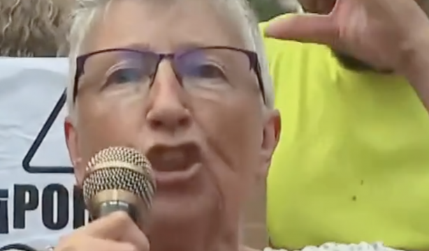 El grito de indignación de Josefina por los incendios: "Se olvidaron de mi barrio"