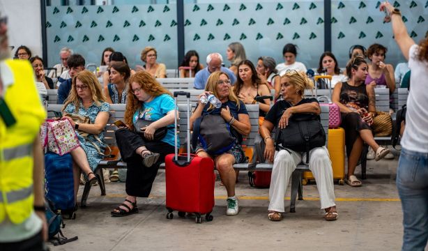 El AVE Madrid-Galicia vuelve a circular gracias a la evolución positiva de los incendios