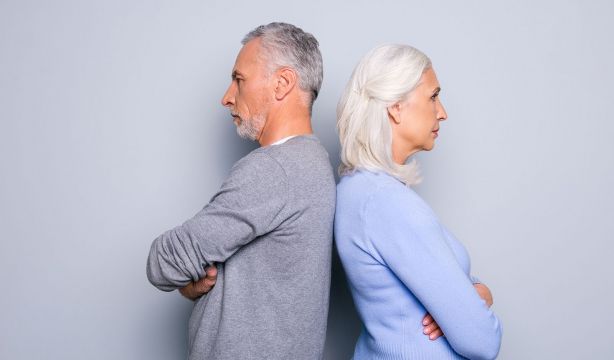 ¿Puedo pedir una compensación si mi expareja se queda con el uso exclusivo de la vivienda familiar?