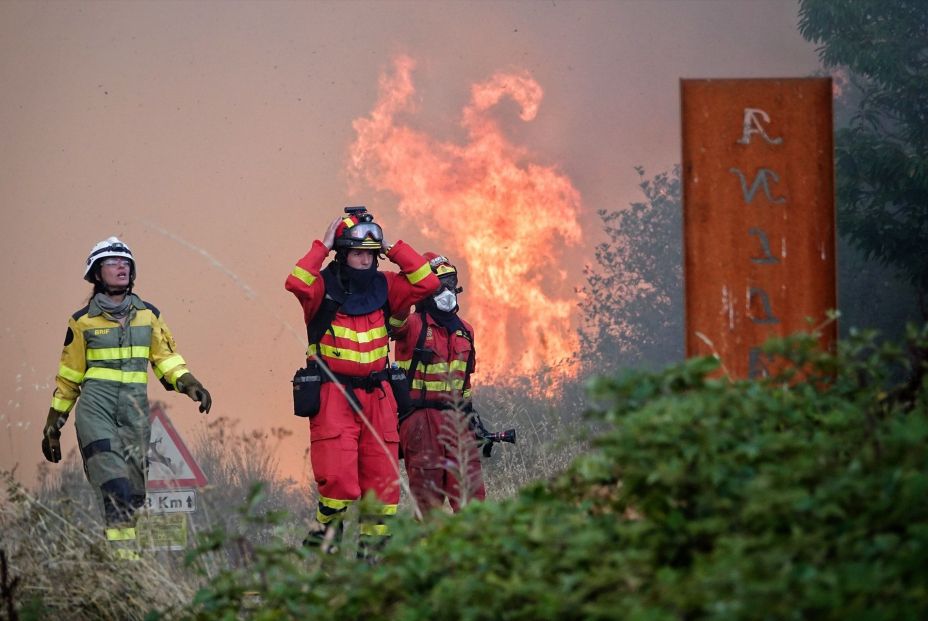 EuropaPress 6910653 varios servicios emergencia tratan apagar fuego 21 agosto 2025 anllarinos EuropaPress 6910653 varios servicios emergencia tratan apagar fuego 21 agosto 2025 anllarinos