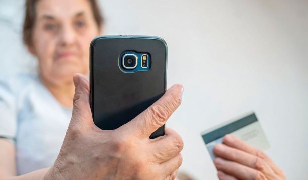 Atención menos virtual y más presencial (Bigstock)